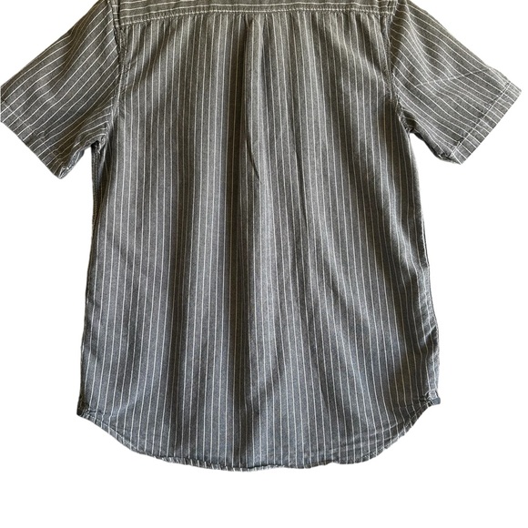 VANS MEN’S BUTTON FRONT SHORT SLEEVE SZ MEDIUM - Picture 6 of 6